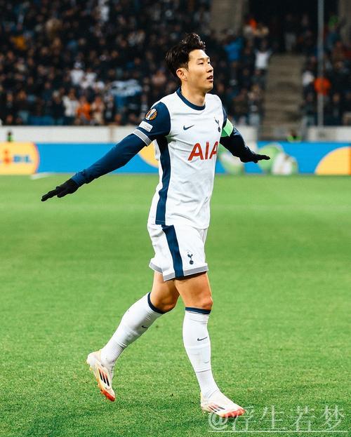 孙兴慜表现低迷:32岁热刺核心8项数据挂零遭提前换下 球迷失望怒批 孙兴慜表现低迷:32岁热刺核心8项数据挂零遭提前换下 球迷失望怒批