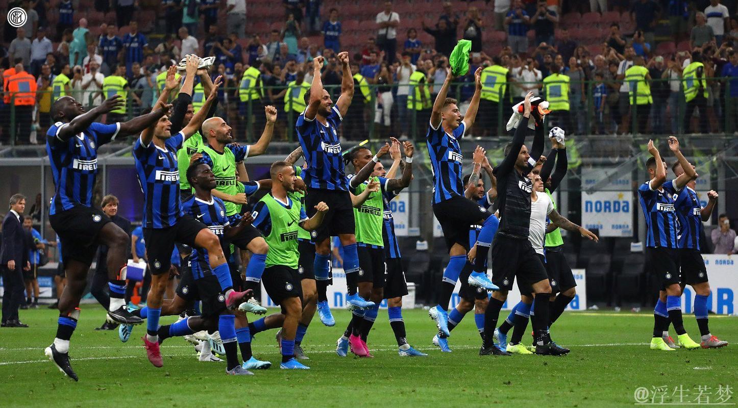 卢卡库与孔蒂深情相拥,重温两次联手夺冠时光 卢卡库与孔蒂深情相拥,重温两次联手夺冠时光